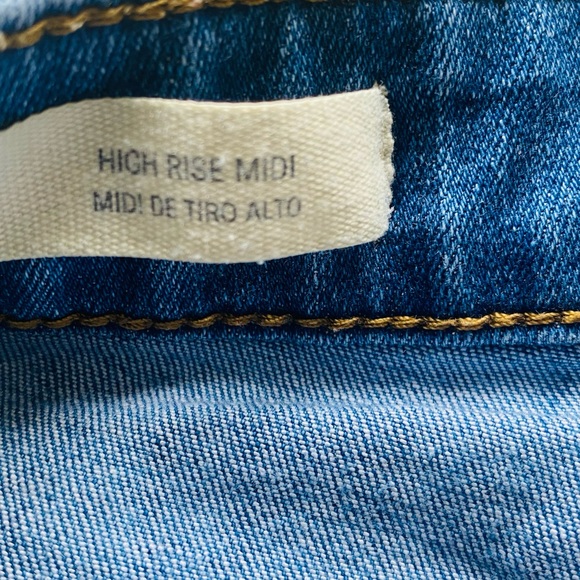 Universal Threads Light washed high rise midi shorts - Picture 8 of 13